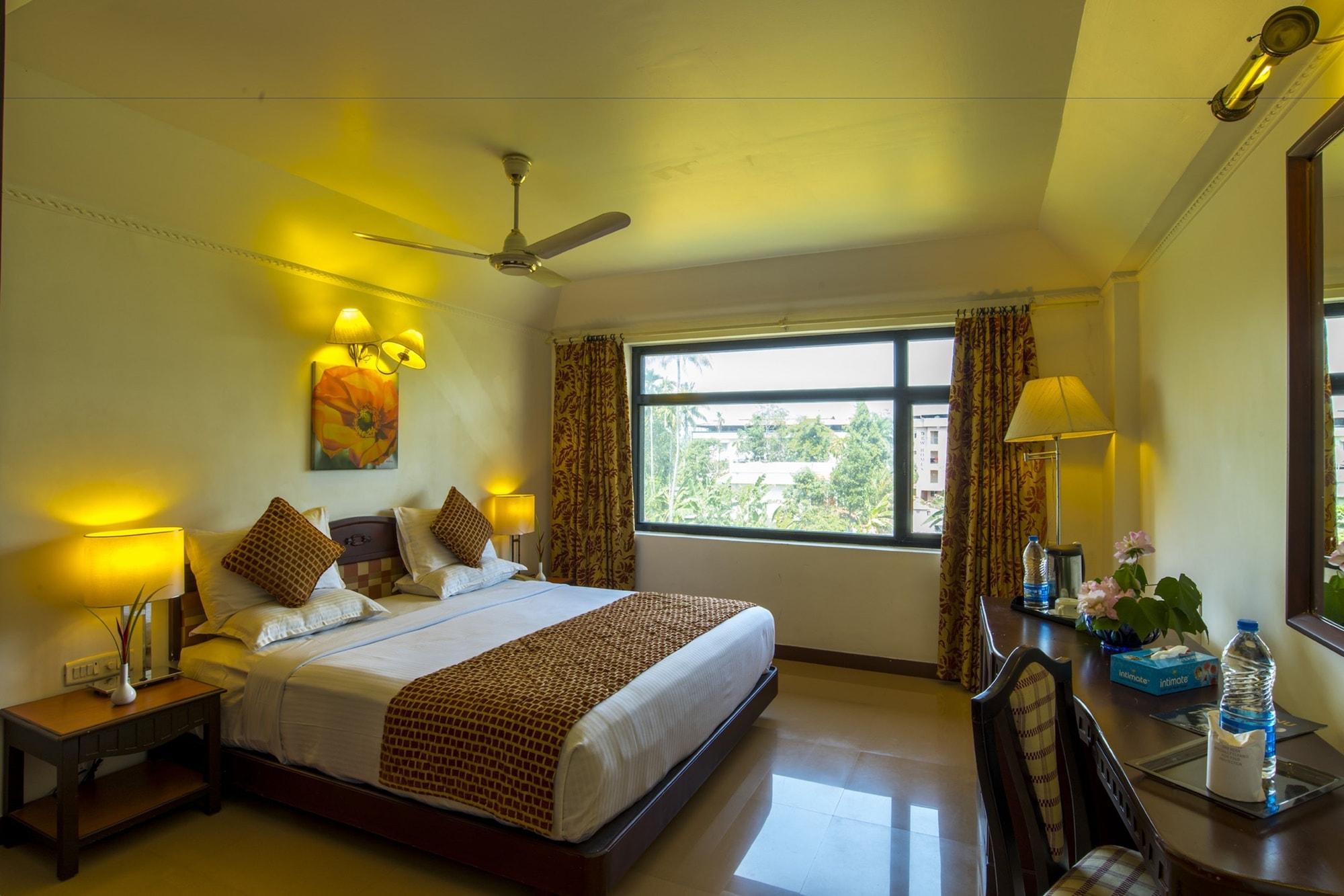 Golf View Hotels & Suites Nedumbassery Exterior foto
